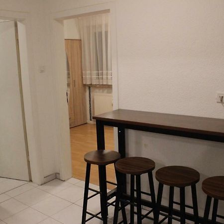 Zimmer Sucht Bewohner Duisbourg Extérieur photo