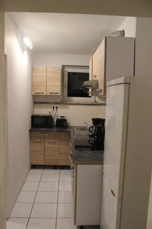Zimmer Sucht Bewohner Duisbourg Extérieur photo